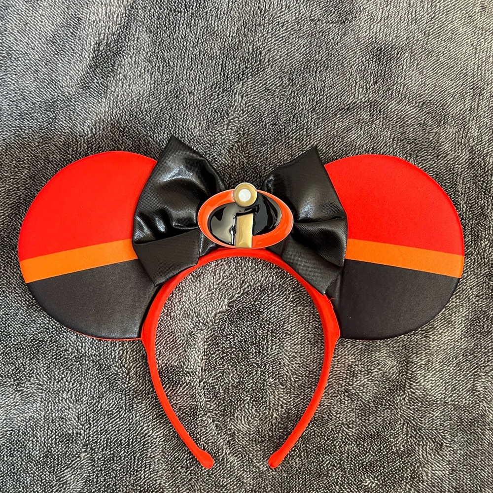 Disney Pixar Incredibles Minnie Ears with Logo Bow